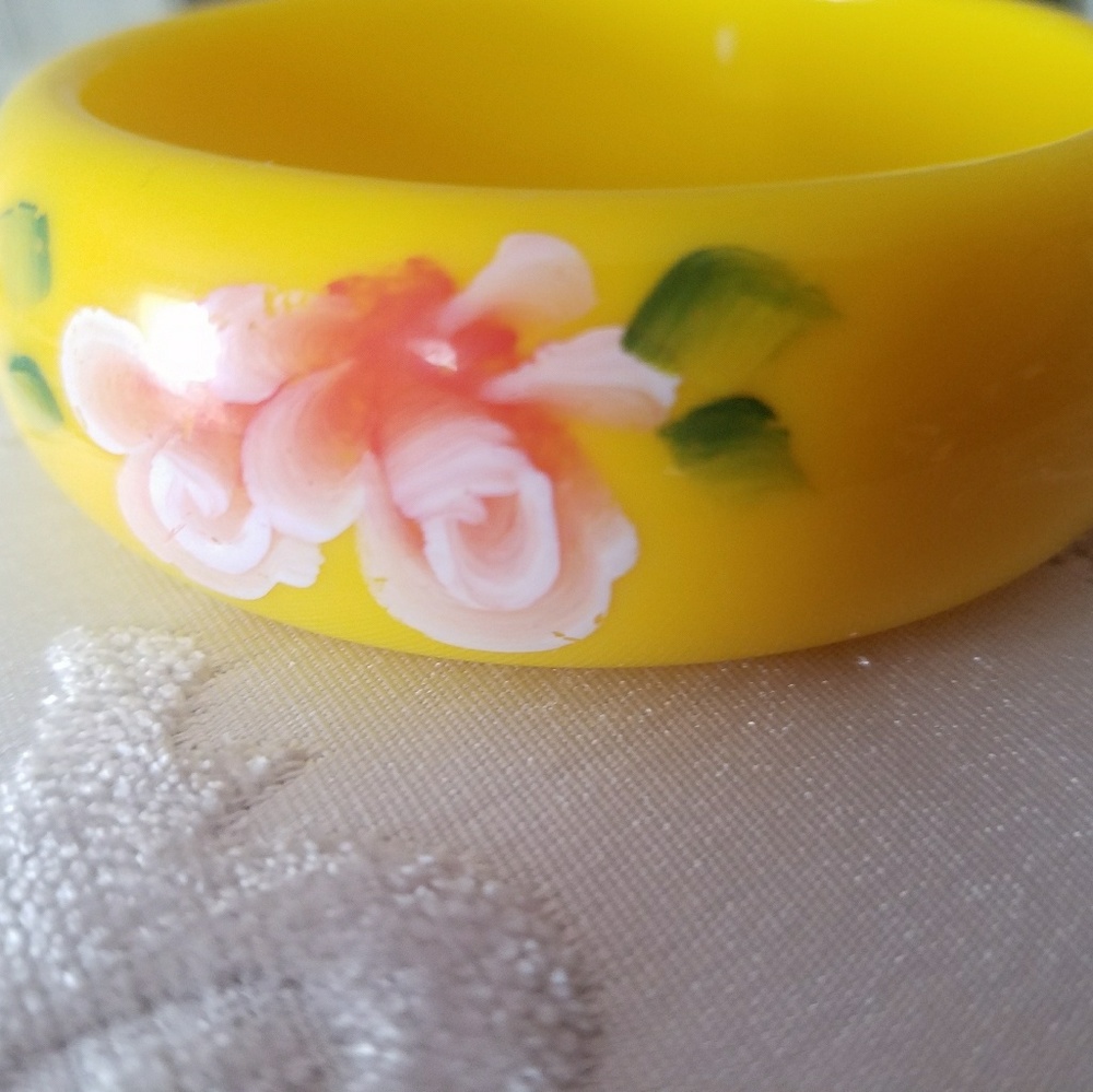 Vintage yellow floral bangle